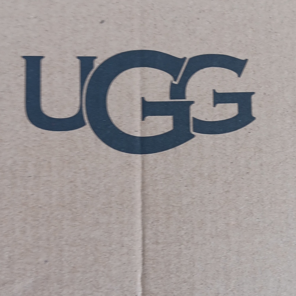 Ugg - image 4